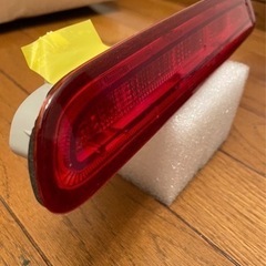 ハイエース200純正ハイマウントの画像