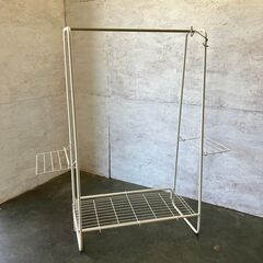 【ジモティ限定特価】 アイリスオーヤマ スタイル物干し HKM-900の画像