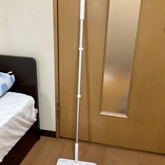 8月13日まで‼️ 伸縮フローリングワイパーとコロコロの画像