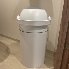 【無料】おむつのゴミ箱　ピジョン