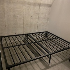 パイプベッドフレームの画像