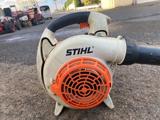 現物確認 初期不良対応します 整備済 スチール　STIHL 低振動パワフル 27.2cc エンジンブロワ　BG86C 最大風速 89 m/s 最大風量 810 m3/h