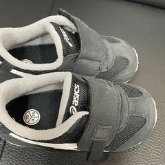 asics 14.5cm 黒の画像