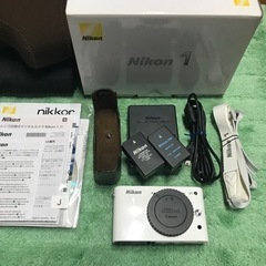 Nikon ニコン1 コンパクトミラーレス一眼 J1 ボディ ホワイト オマケ付 良品