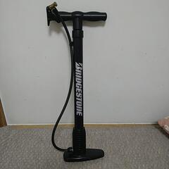 自転車の空気入れの画像