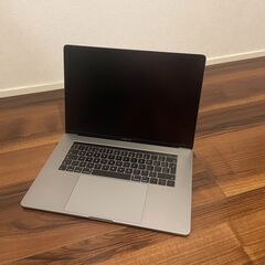 MacBook Pro (15inch / 2016 / 16GB)