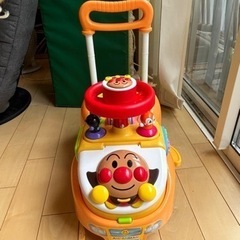 アンパンマンよくばりビジーカー