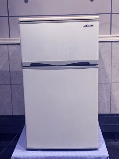 省スペース　省エネ　2ドア　小型冷蔵庫　１～２人用　ガレージや車庫や2階などに　実働品