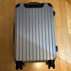 スーツケース4-5泊用　シルバーグレー