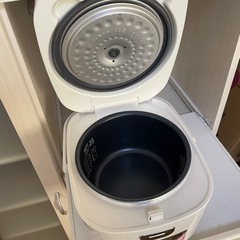 炊飯器・棚の画像