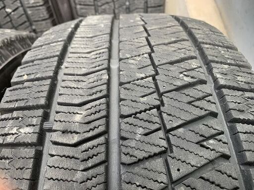 スタッドレスタイヤ　ブリザックVRX2　215/55r17　4本