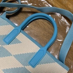 斜めがけバックの画像