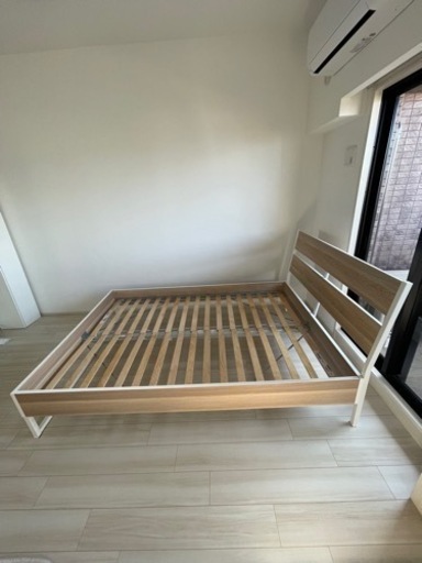 ダブルベッドフレーム　140×200cm