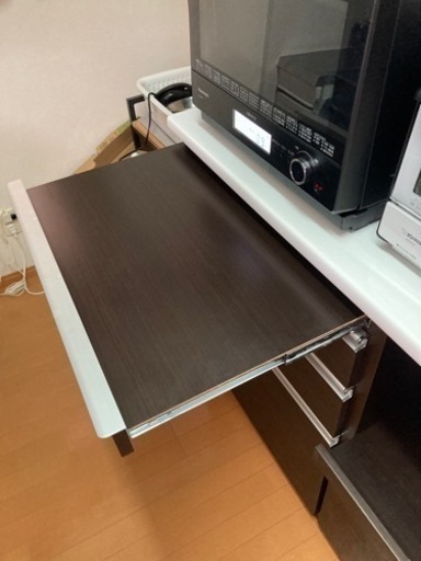【8月末まで！】食器棚  コンセント不良箇所あり