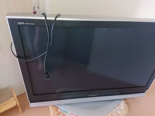 42型テレビです