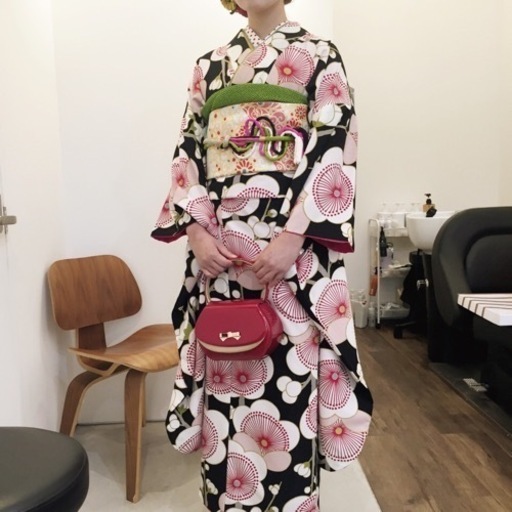 ふりふ　振袖フルセット（黒地に梅花の総柄）