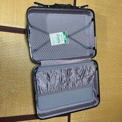 サムソーナイト　スーツケースの画像