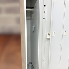4人用ロッカー　新品　LK-42　鍵付きの画像