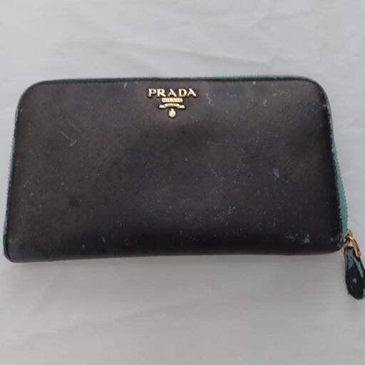 PRADA長財布