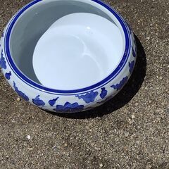 TOEX(現在のLIXIL)ブランドの直径38㎝の睡蓮鉢