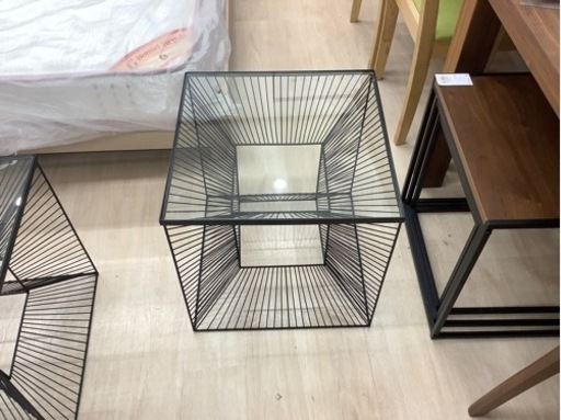 【値下げしました】KAREのガラス製のローテーブルをご紹介します♬