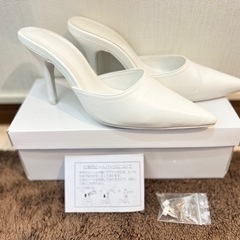 新品GYDA（ジェイダ）の白いミュール新品「交換ヒールパット付き）の画像