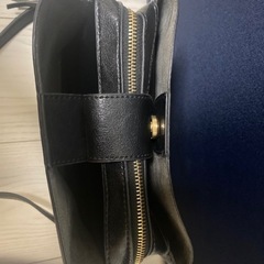 黒ショルダーバッグの画像