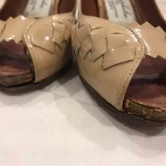 モードエジャコモ パンプスの画像