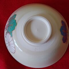 値下げ。格安中古未使用・短期使用茶道具　高級抹茶碗　夏目　五三桐、菊柄　一部金縁入り　各１個　使用感無し。・の画像