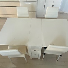 IKEAダイニングテーブル。の画像