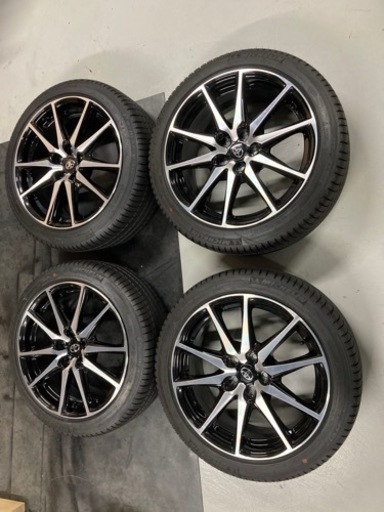 取引中GR86純正タイヤホイールセット　215/45R17