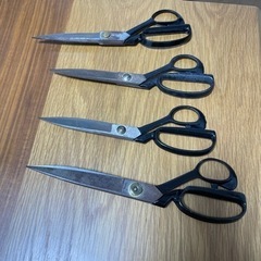 裁ち鋏　四本