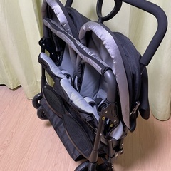双子用ベビーカーの画像
