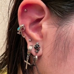 軟骨ピアス　ボディピアス ビッグイニシャル×スワロフスキーの画像