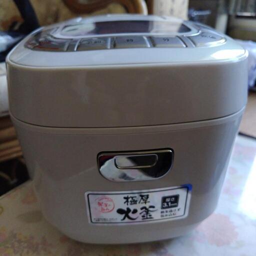 アイリスオーヤマ　マイコンジャー炊飯器　3合炊き　ERC-MB30　2019年製　【7】