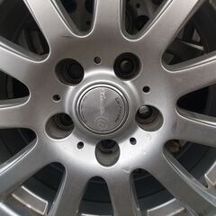 スタッドレスタイヤホイール 205/60R16の画像