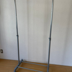 【取引決まりました】ハンガーラック 傷汚れなしの画像