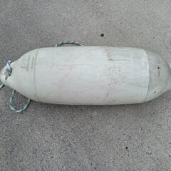 船のフェンダー　白の画像