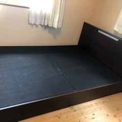 ダブルベッドの画像