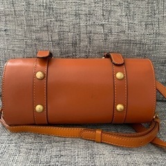 未使用ヌメ革キャメルショルダーバッグの画像