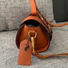 未使用ヌメ革キャメルショルダーバッグの画像