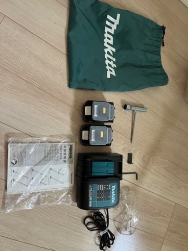 マキタ 充電式草刈機18V 刈込幅230バッテリ・充電器付 MUR190SDST