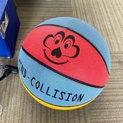 【超美品‼️】MINDCOLLISION NO.5 バスケットボール 小型 空気入れ＆収納袋付き マルチカラー♪の画像
