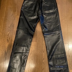 コスチュームナショナル　イタリア製レザーパンツの画像