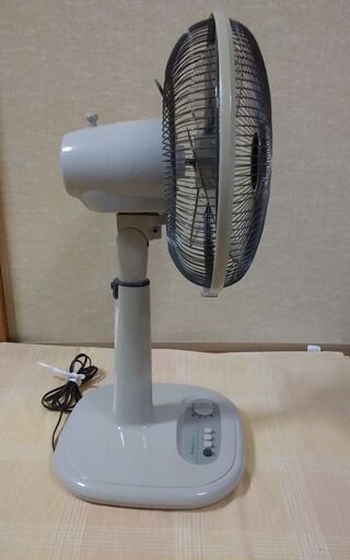 ◆【美品】《扇風機》　●機能/５種①高さ調節, ②分解, ③風力調節, ④タイマー, ⑤首振り(固定も可能)。