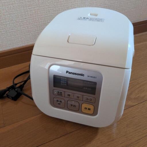 【取引中】パナソニック 3合 炊飯器 SR-ML051-W
