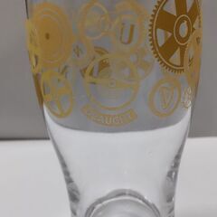 ギネスビールとドラフトビールのグラス