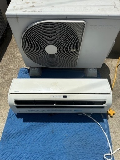 東芝　14畳用　100v 中古エアコン標準取付工事込み