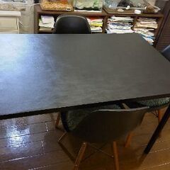 IKEAのテーブル　７５cm×１５０cm