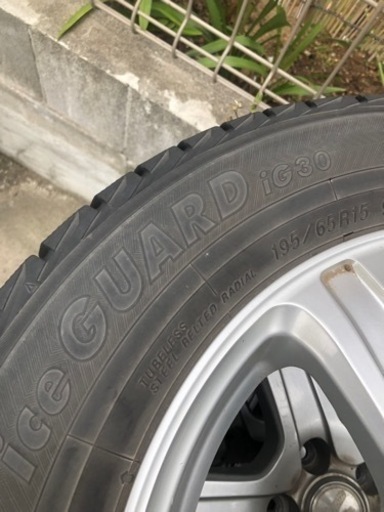 195/65R15 スタッドレスタイヤ 